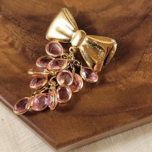 Bow brooch with tiny pink gem Cluster